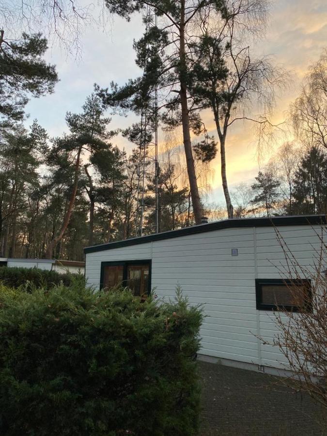 Отель Sfeervolle Chalet Op De Veluwe In Хундерло Экстерьер фото